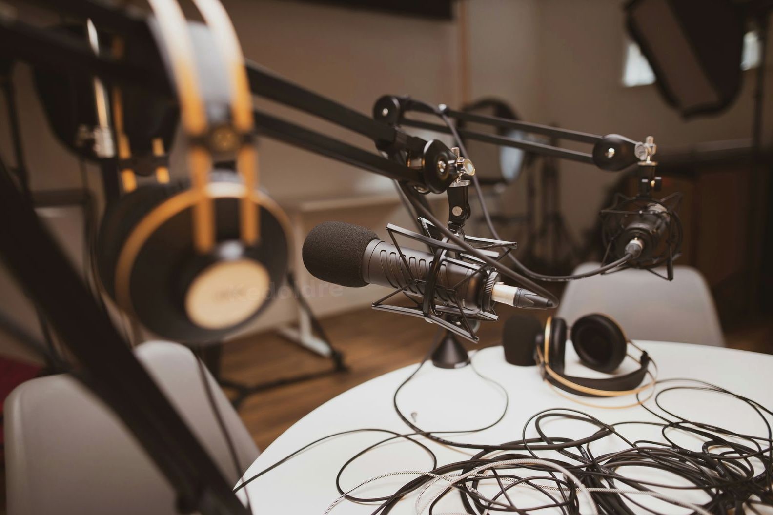 Grabación, mezcla y masterización de audio y música para voces y sonido con cuidado profesional.